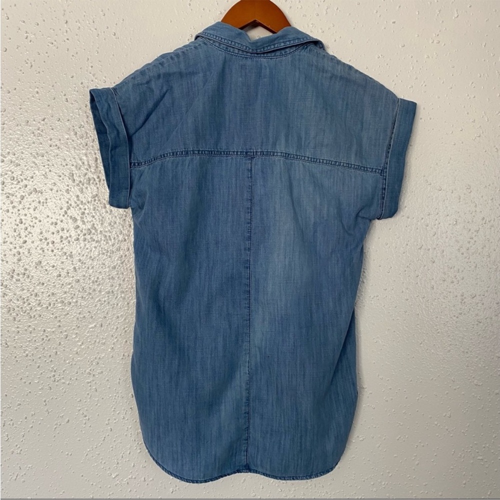 J Crew denim top. Like new. Very cute and flattering! - Picture 5 of 6